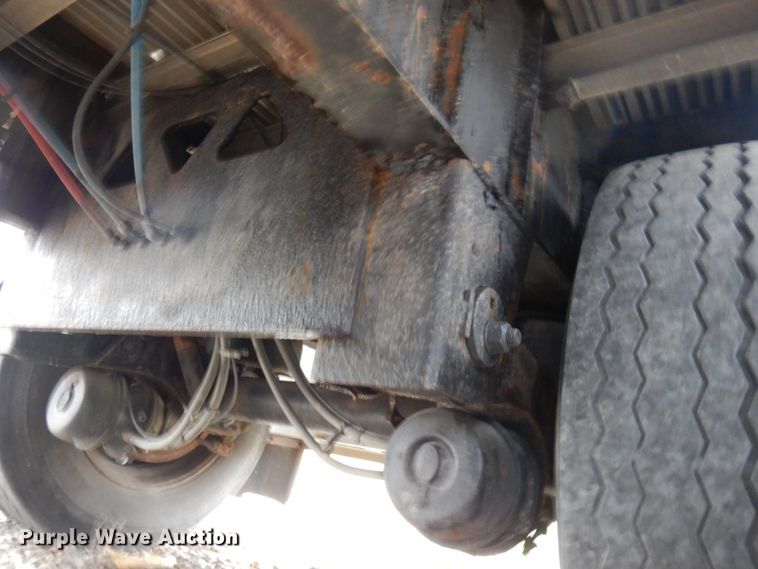 image for item HD9119 2005 Fontaine flatbed trailer