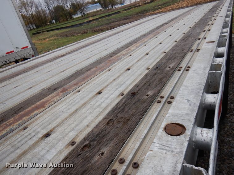 image for item HD9119 2005 Fontaine flatbed trailer