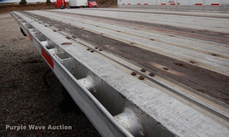 image for item HD9119 2005 Fontaine flatbed trailer