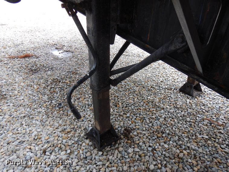 image for item HD9119 2005 Fontaine flatbed trailer