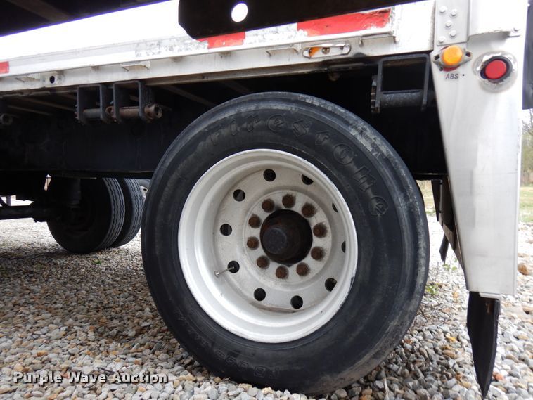 image for item HD9119 2005 Fontaine flatbed trailer