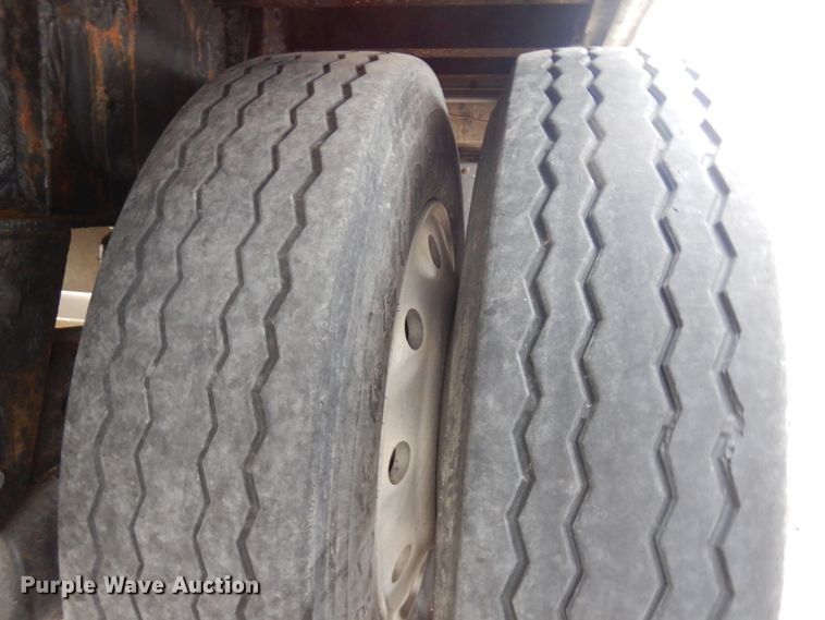 image for item HD9119 2005 Fontaine flatbed trailer