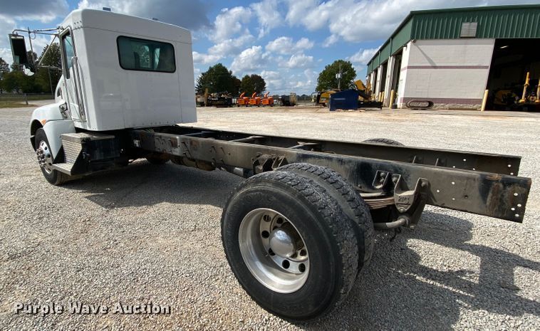 image for item HE9864 2009 Kenworth T370  truck cab and chassis