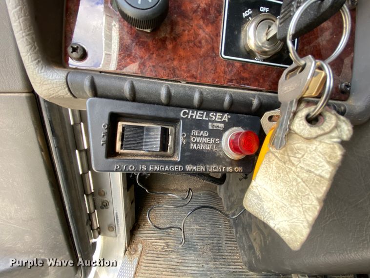 image for item HE9864 2009 Kenworth T370  truck cab and chassis