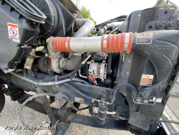 image for item HE9864 2009 Kenworth T370  truck cab and chassis