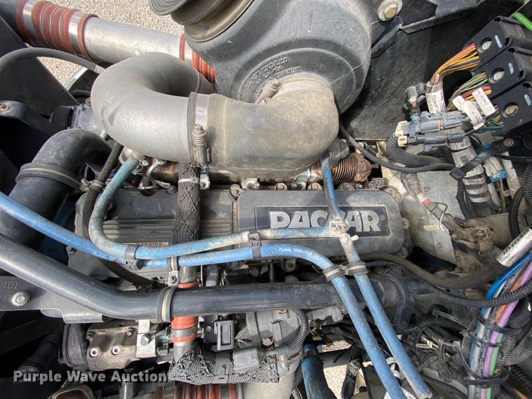 image for item HE9864 2009 Kenworth T370  truck cab and chassis