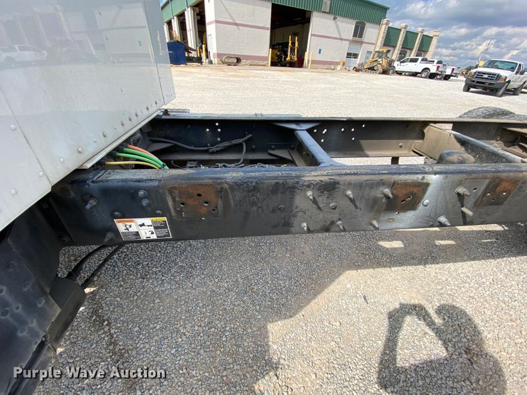 image for item HE9864 2009 Kenworth T370  truck cab and chassis