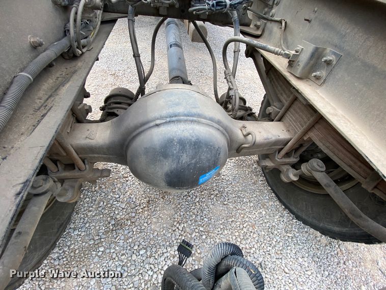 image for item HE9864 2009 Kenworth T370  truck cab and chassis