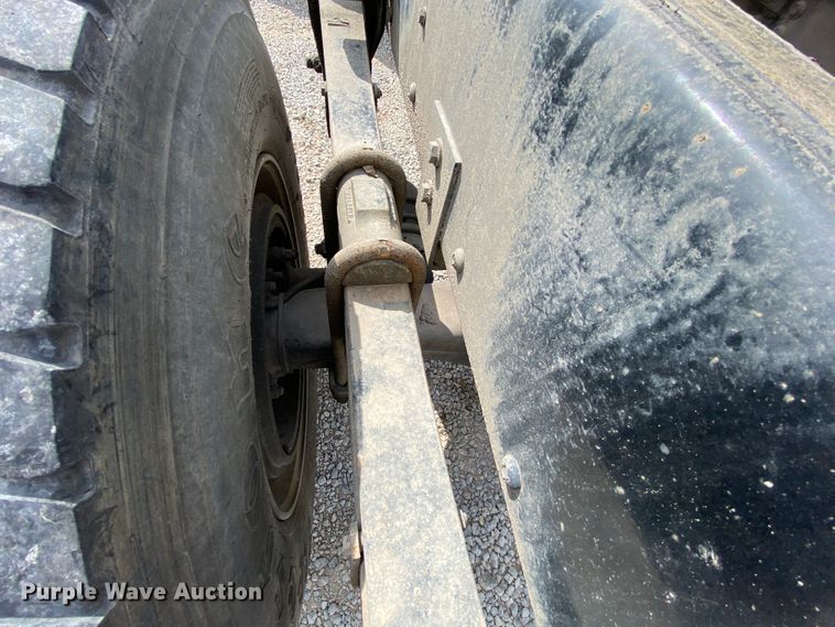 image for item HE9864 2009 Kenworth T370  truck cab and chassis