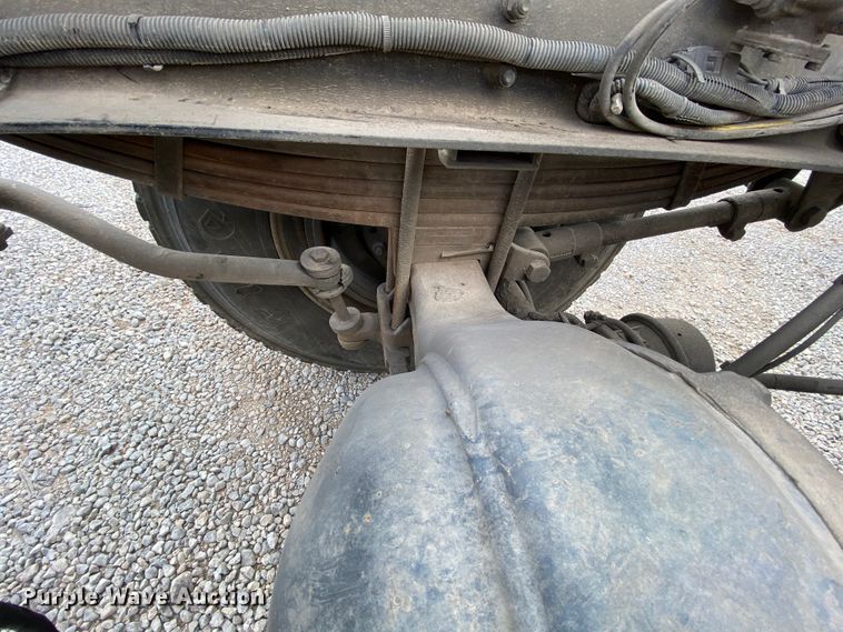 image for item HE9864 2009 Kenworth T370  truck cab and chassis