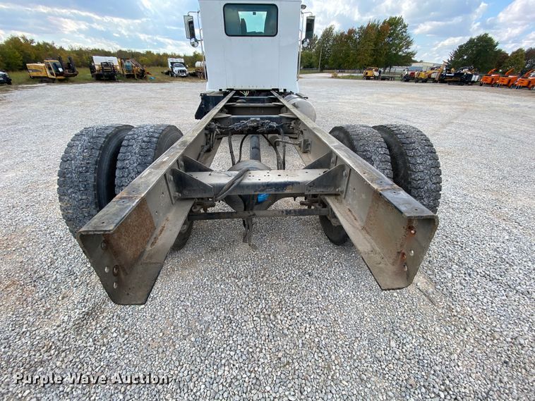 image for item HE9864 2009 Kenworth T370  truck cab and chassis