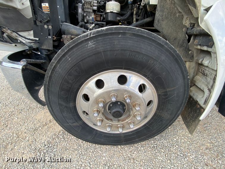 image for item HE9864 2009 Kenworth T370  truck cab and chassis