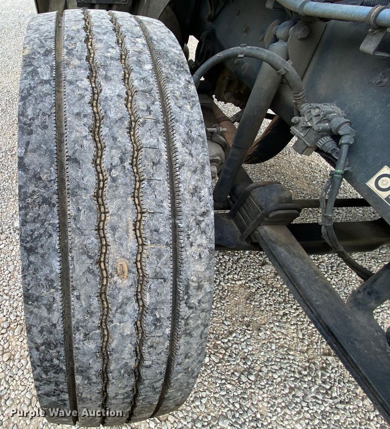 image for item HE9864 2009 Kenworth T370  truck cab and chassis