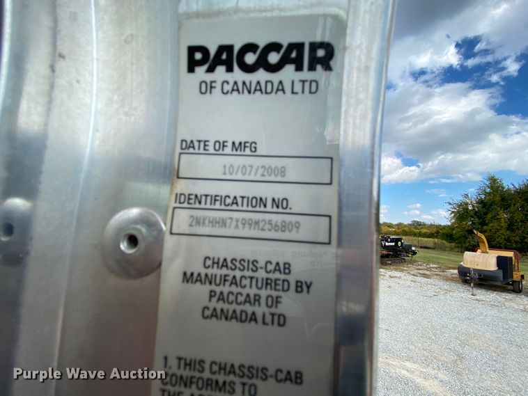 image for item HE9864 2009 Kenworth T370  truck cab and chassis