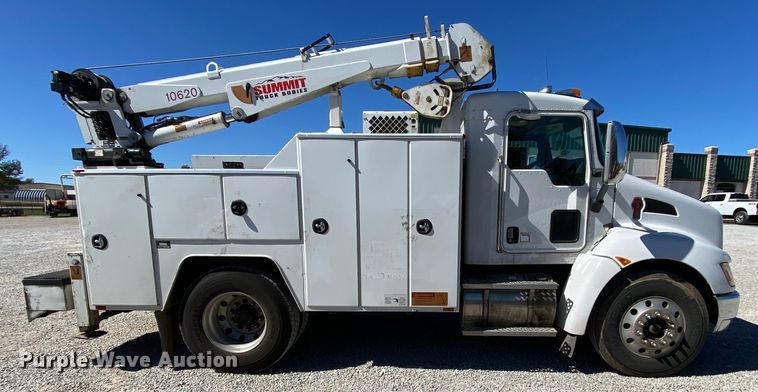 image for item HE9871 2008 Kenworth T270  service truck with crane