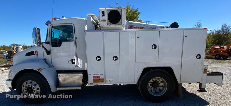 image for item HE9871 2008 Kenworth T270  service truck with crane