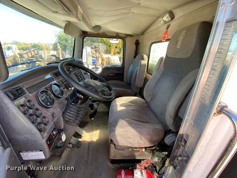 image for item HE9871 2008 Kenworth T270  service truck with crane