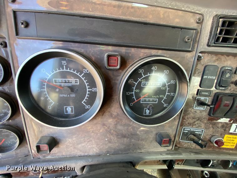 image for item HE9871 2008 Kenworth T270  service truck with crane