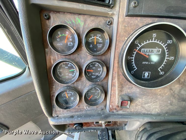 image for item HE9871 2008 Kenworth T270  service truck with crane