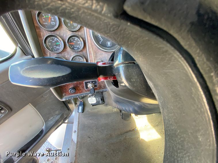 image for item HE9871 2008 Kenworth T270  service truck with crane