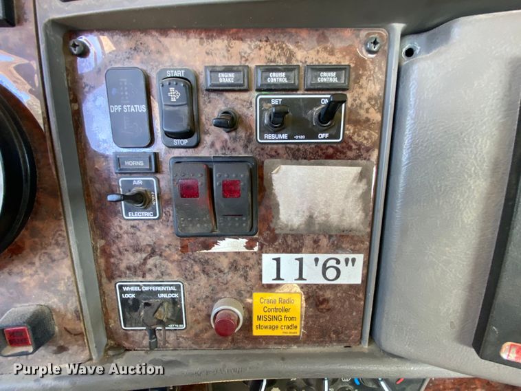 image for item HE9871 2008 Kenworth T270  service truck with crane