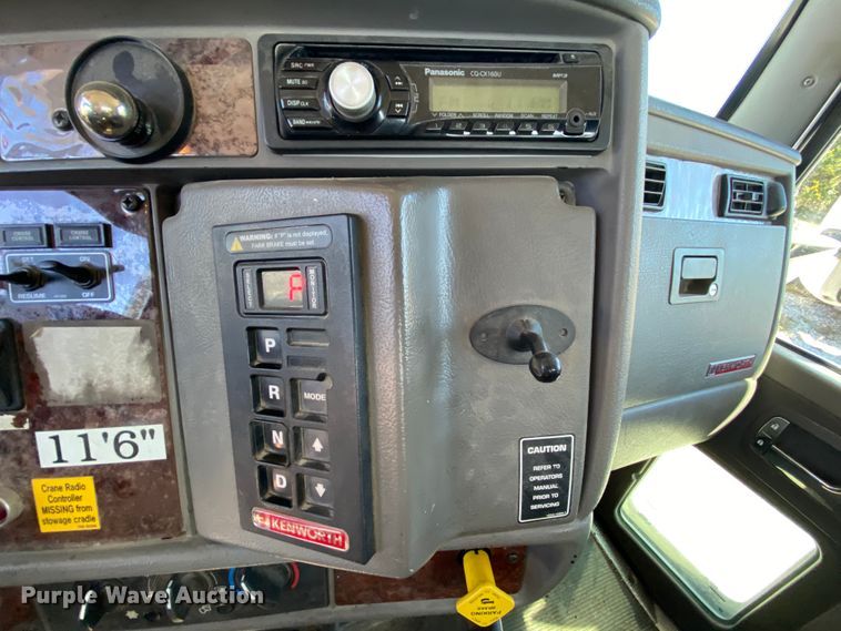 image for item HE9871 2008 Kenworth T270  service truck with crane