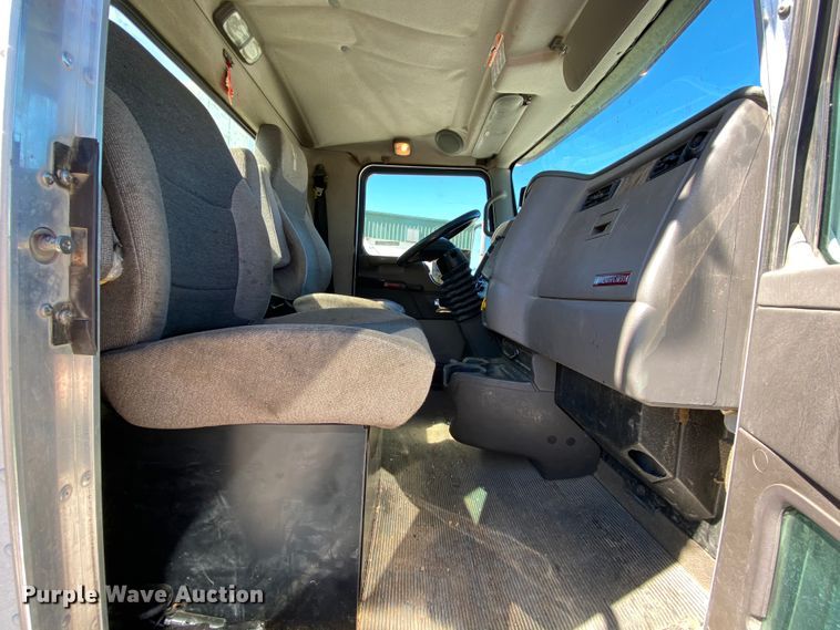 image for item HE9871 2008 Kenworth T270  service truck with crane