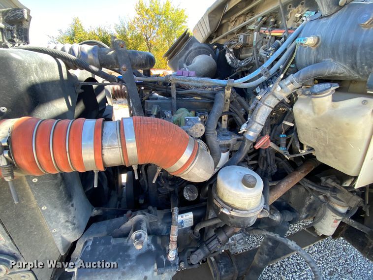 image for item HE9871 2008 Kenworth T270  service truck with crane