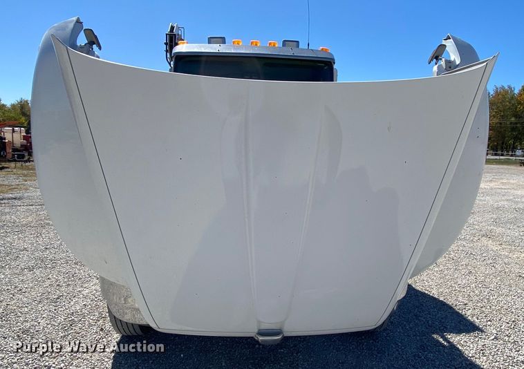 image for item HE9871 2008 Kenworth T270  service truck with crane