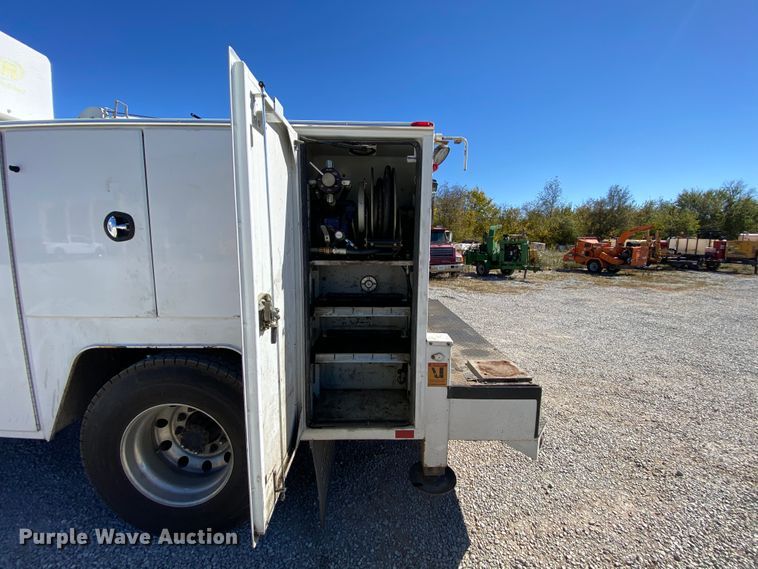 image for item HE9871 2008 Kenworth T270  service truck with crane