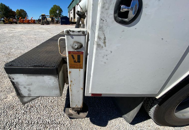 image for item HE9871 2008 Kenworth T270  service truck with crane