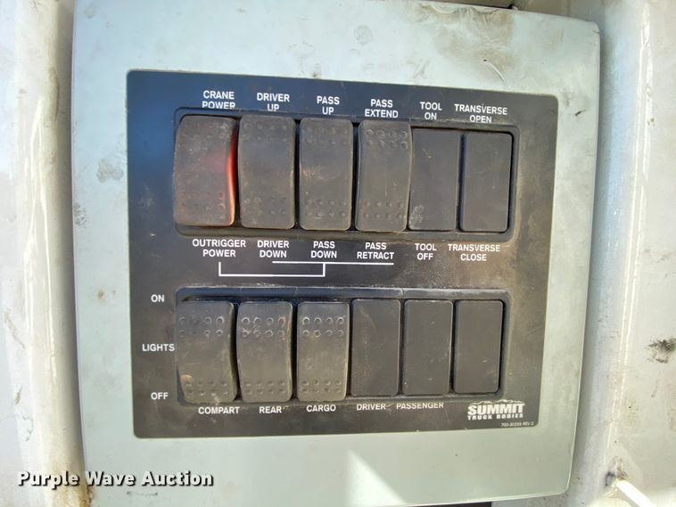 image for item HE9871 2008 Kenworth T270  service truck with crane