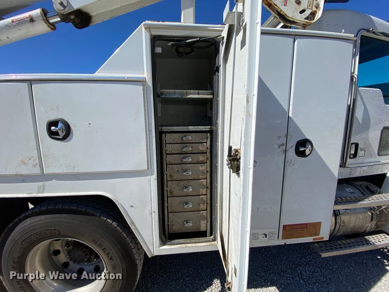 image for item HE9871 2008 Kenworth T270  service truck with crane