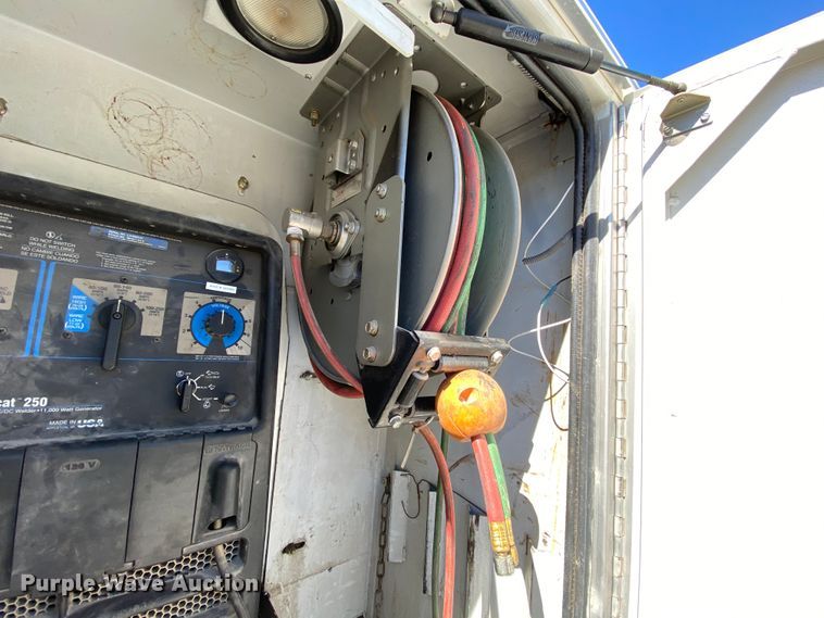 image for item HE9871 2008 Kenworth T270  service truck with crane