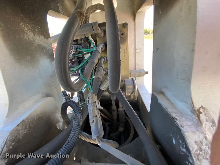 image for item HE9871 2008 Kenworth T270  service truck with crane