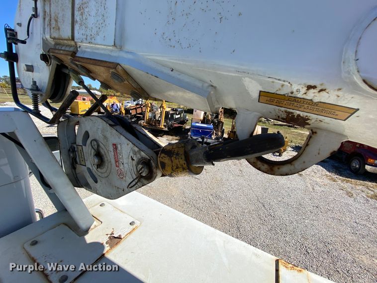 image for item HE9871 2008 Kenworth T270  service truck with crane