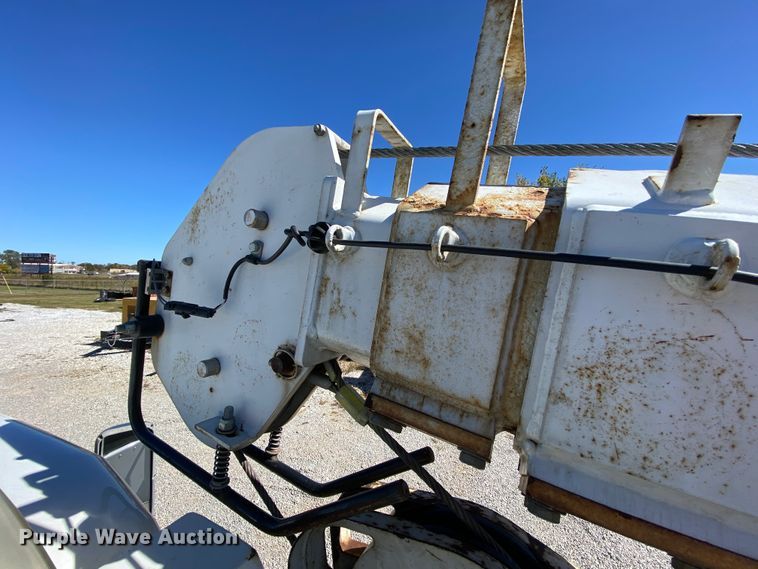 image for item HE9871 2008 Kenworth T270  service truck with crane