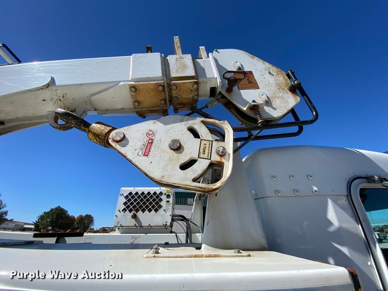 image for item HE9871 2008 Kenworth T270  service truck with crane