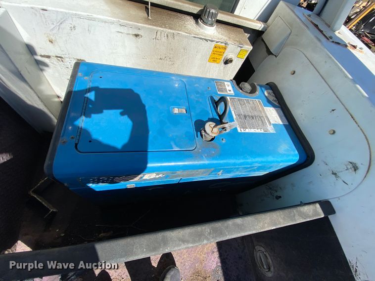 image for item HE9871 2008 Kenworth T270  service truck with crane