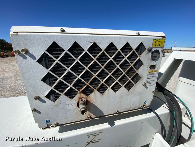 image for item HE9871 2008 Kenworth T270  service truck with crane