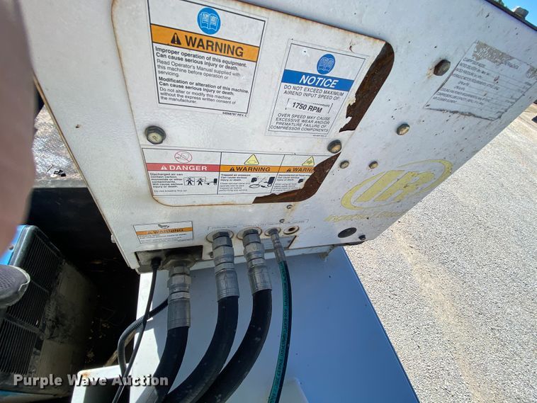 image for item HE9871 2008 Kenworth T270  service truck with crane