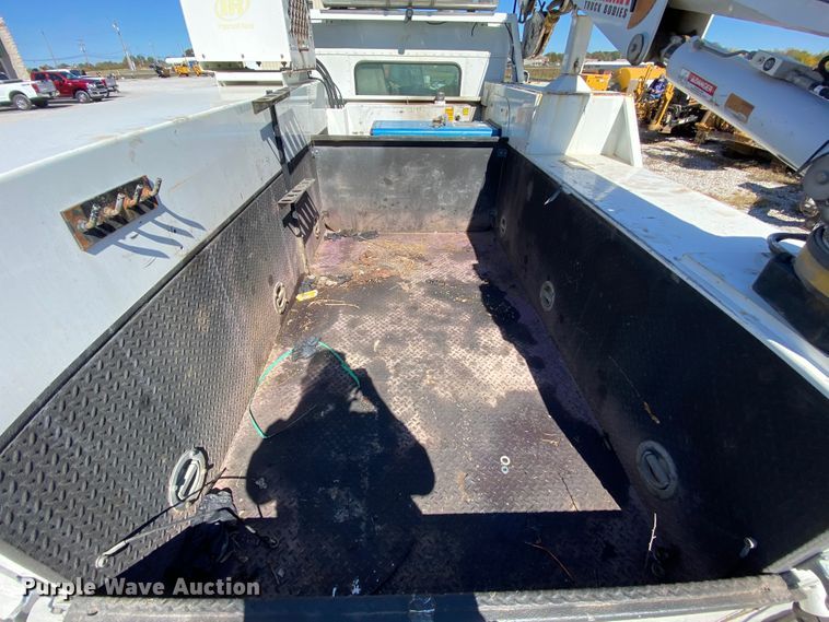 image for item HE9871 2008 Kenworth T270  service truck with crane