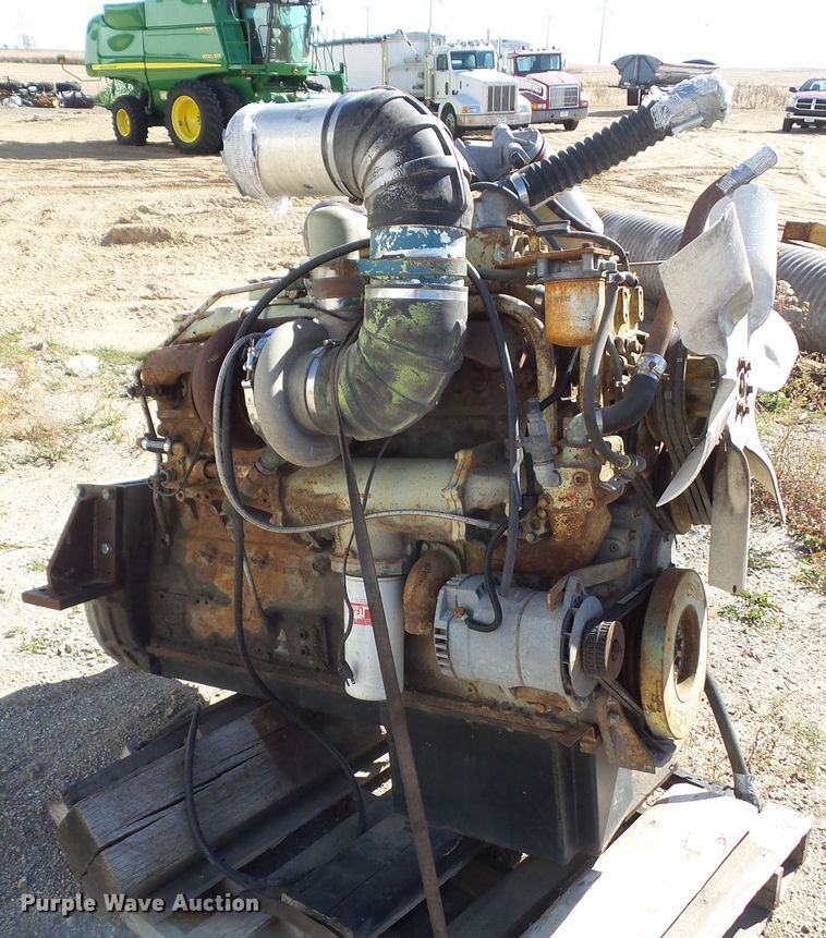 image for item HF9669 Cummins 855 six cylinder diesel engine
