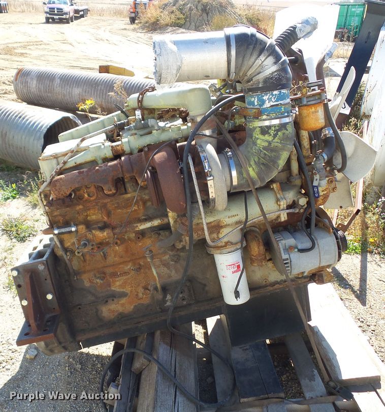 image for item HF9669 Cummins 855 six cylinder diesel engine