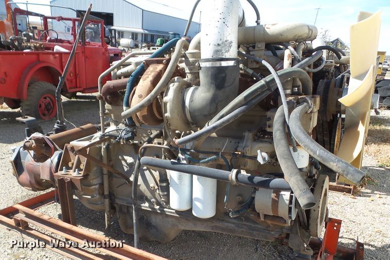 image for item HF9670 Cummins NTC-300 six cylinder diesel engine