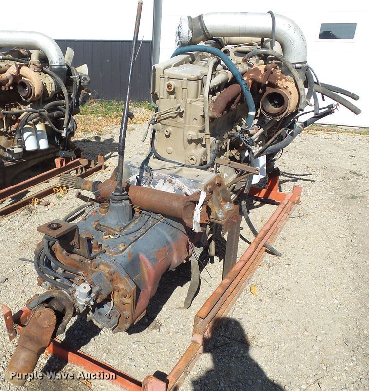 image for item HF9670 Cummins NTC-300 six cylinder diesel engine