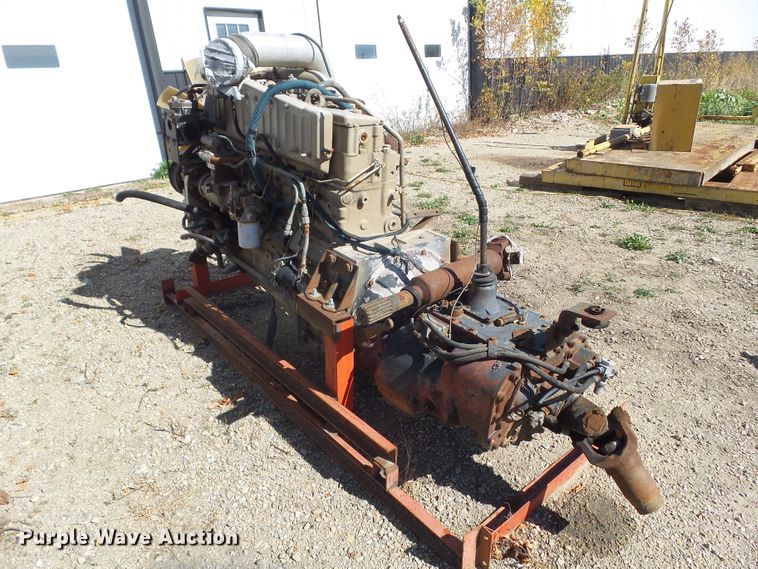 image for item HF9670 Cummins NTC-300 six cylinder diesel engine