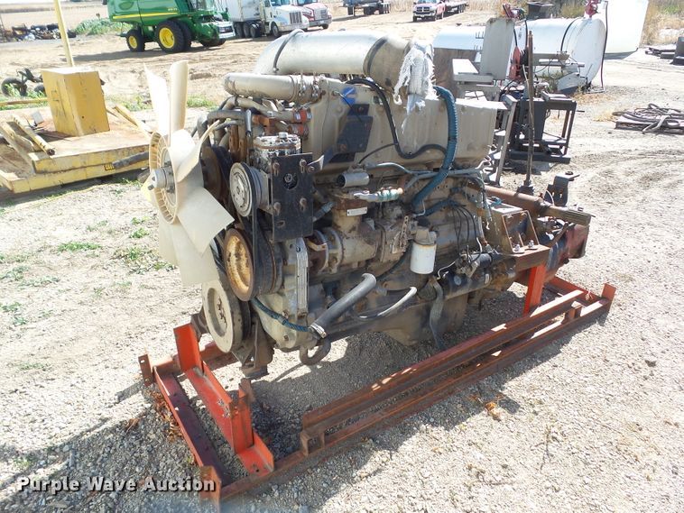 image for item HF9670 Cummins NTC-300 six cylinder diesel engine