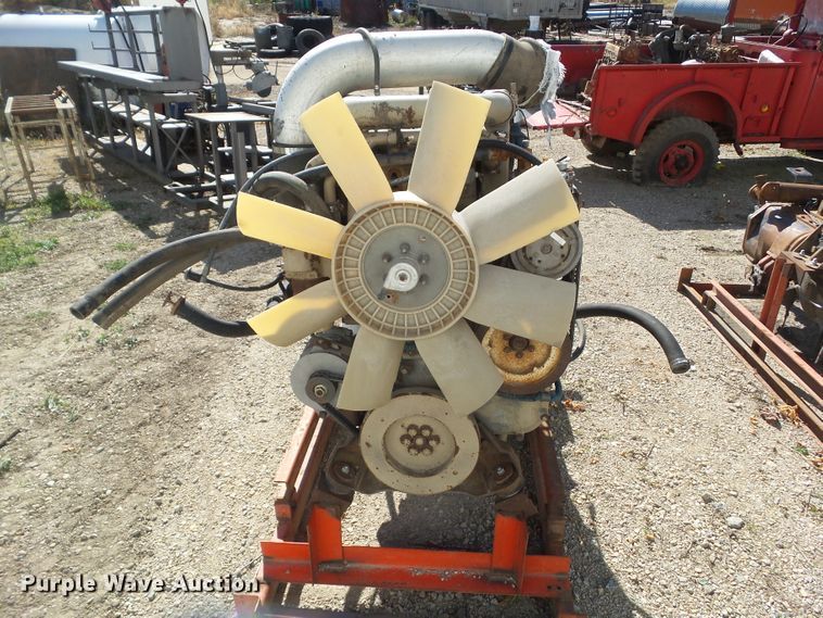 image for item HF9670 Cummins NTC-300 six cylinder diesel engine