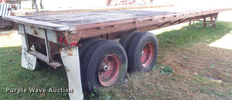 image for item HF9696 1985 Trailmobile F71T-6CAJ flatbed trailer